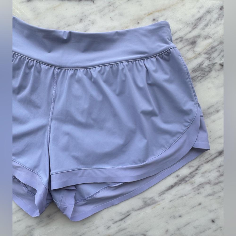 NWOT lululemon calm tides running shorts lilac smoke size 8 DISCONTINUED/RARE - Picture 6 of 16